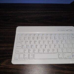 White Slim Portable Bluetooth Keyboard